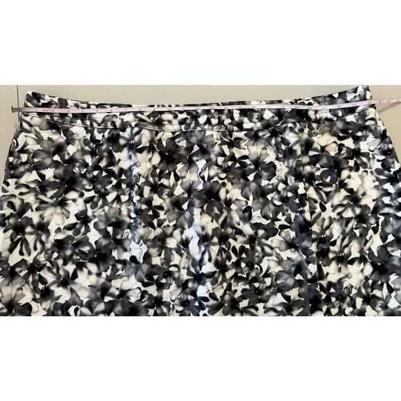 Isaac Mizrahi Soho Petite Quilted Knit Jacquard Skort PITCH BLACK NWOT SIZE 3XP - Picture 8 of 10